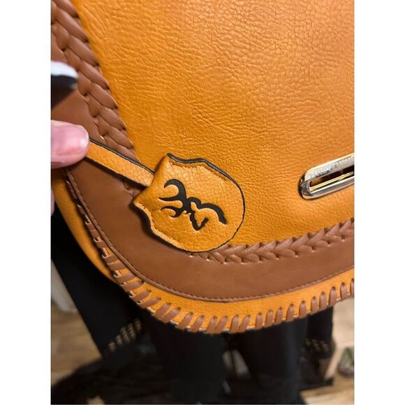 NWT Browning Locking Honey Brown Faux Leather Oakley Concealed Carry Cross body - Picture 8 of 15